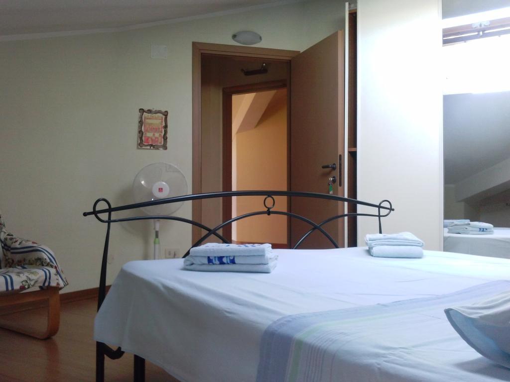 Mansarda Raggio Di Sole Bed & Breakfast Verona Rom bilde